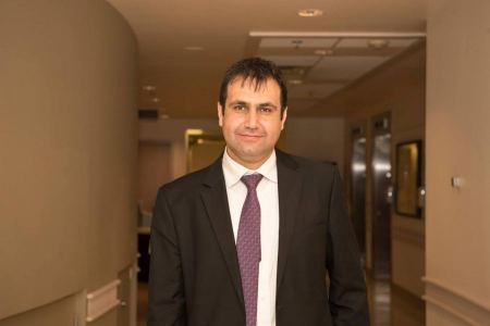 تعيين د. نضال مهنّا من أم الفحم رئيسا لوحدة أمراض الرقبة والرأس لمرضى السرطان في مستشفى إيخلوف